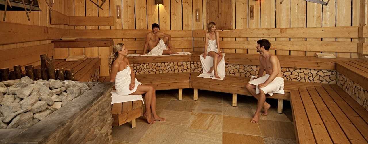 Menschen-in-finnischer-Sauna