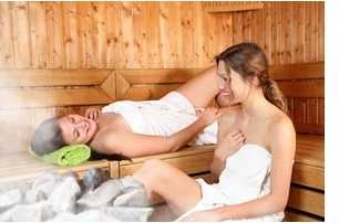 Frauen-in-Finnischer-Sauna