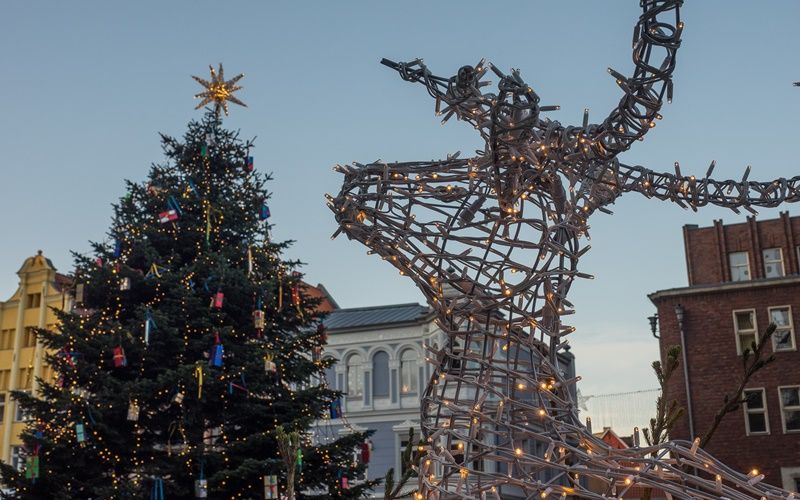 Weihnachtsbaum auf dem Stralsunder Weihnachtsmarkt.