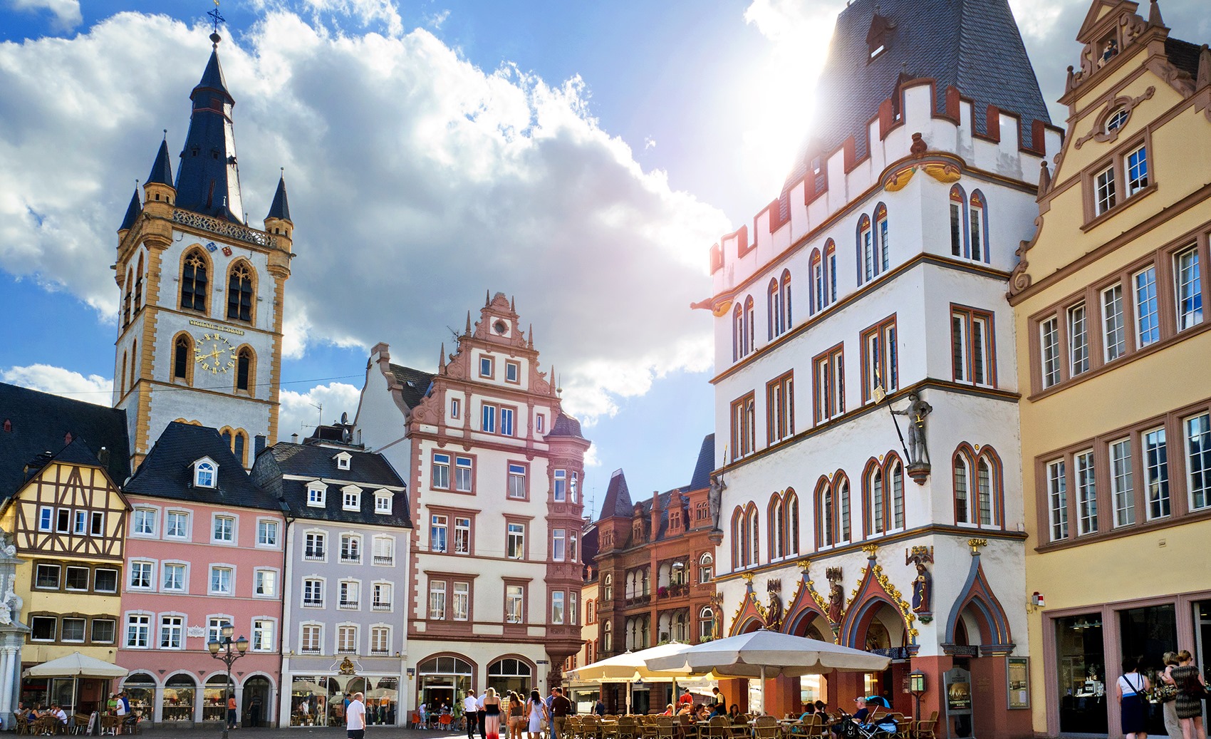 Trier Hauptmarkt mit Sankt Gangolf und Steipe