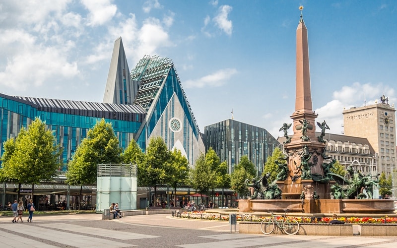Leipzig Augustusplatz zerstörte Kirche-min