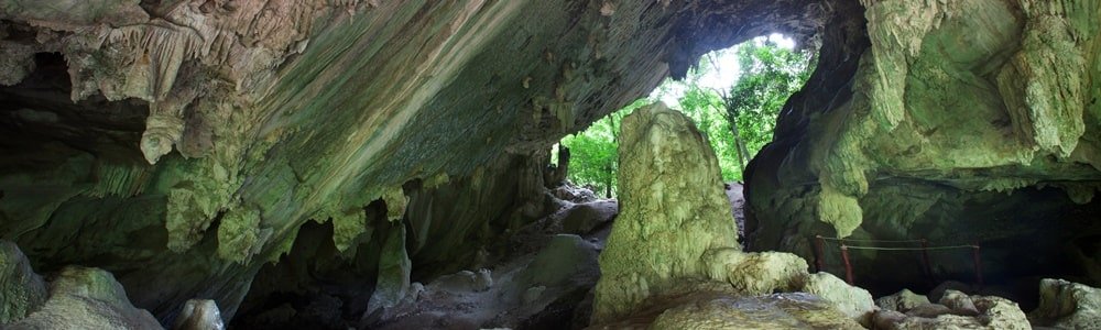 Höhlen in Ao Leuk