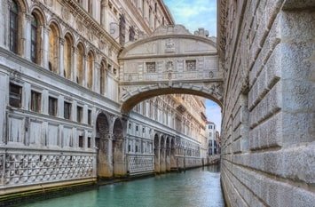 Italien Städte Venedig Seufzerbrücke
