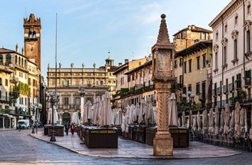 Italien Städte Verona Piazza della Erbe