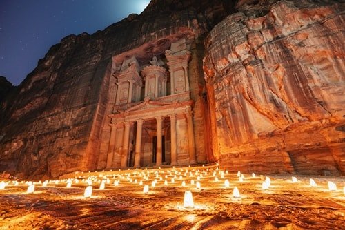 Die Wüste: Ein wärmeres Reiseziel zu Silvester gibt es wohl kaum. Hier die Felsenstadt Petra in Jordanien.
