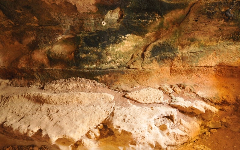 Ghar Dalam Höhle